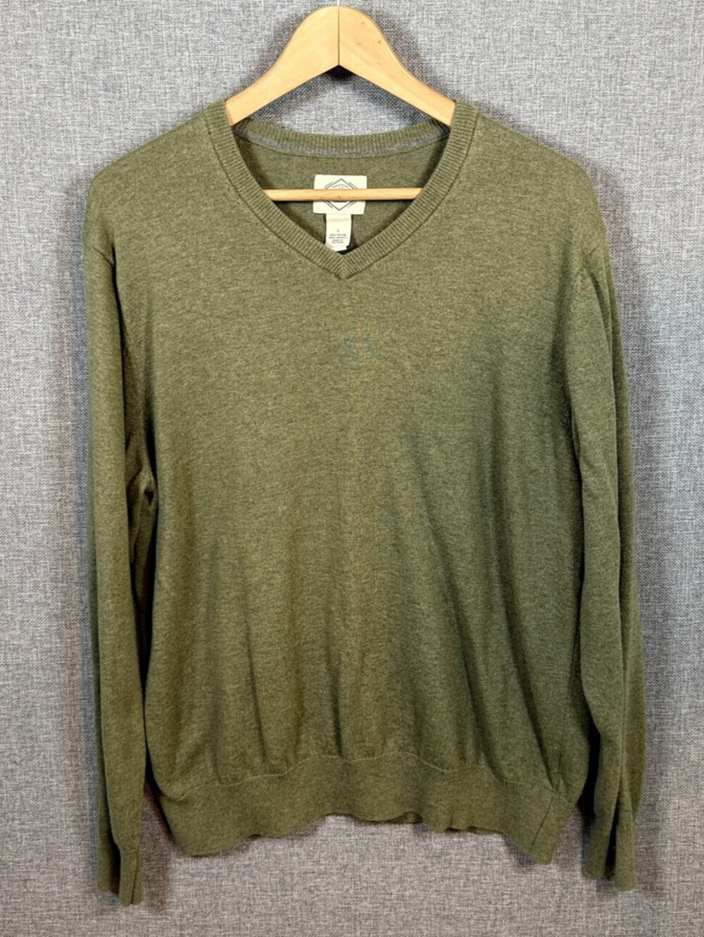 St. John's Bay V-Neck Sweater Mens L Olive Green Cotton Blend Lightweight Knit